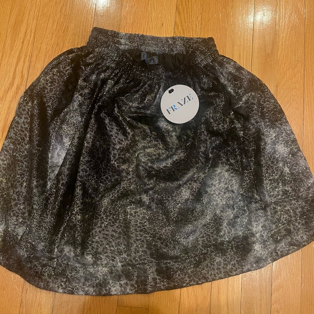 BNWT Velvet Girls Beautiful Skirt Size 10 w/pockets!!!